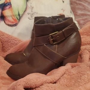 Guess brown booties SOLD